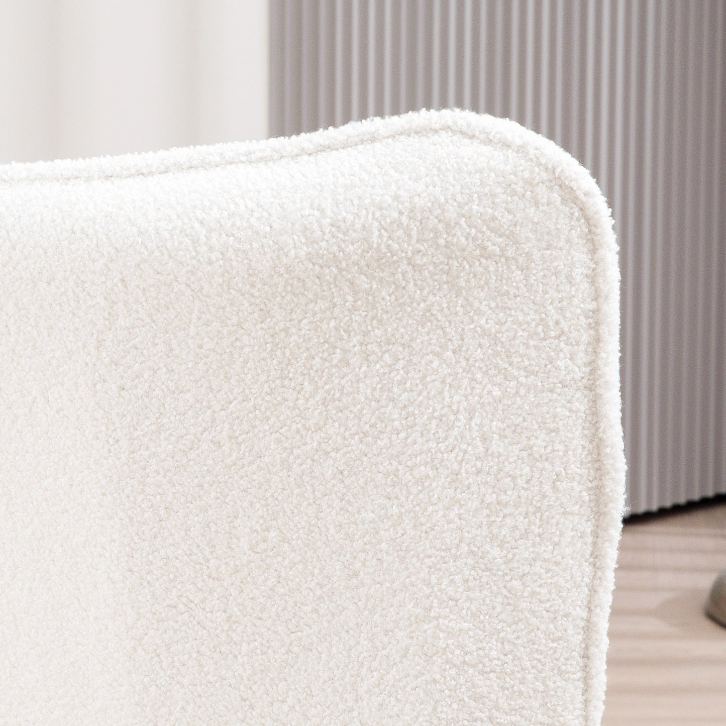 HOMCOM Cozy Sherpa Accent Chair, Fluffy Upholstered Wingback Armchair for Living Room